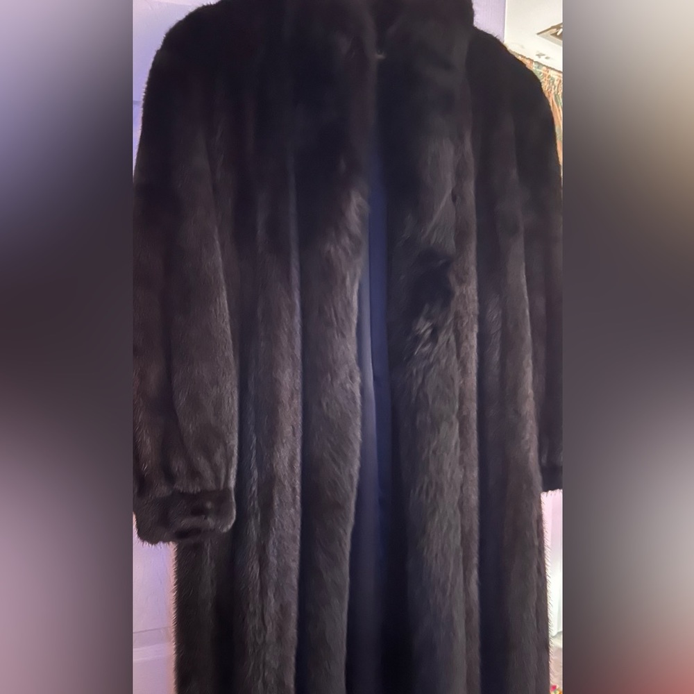 Beautiful Genuine Black Mink Coat with fox collar